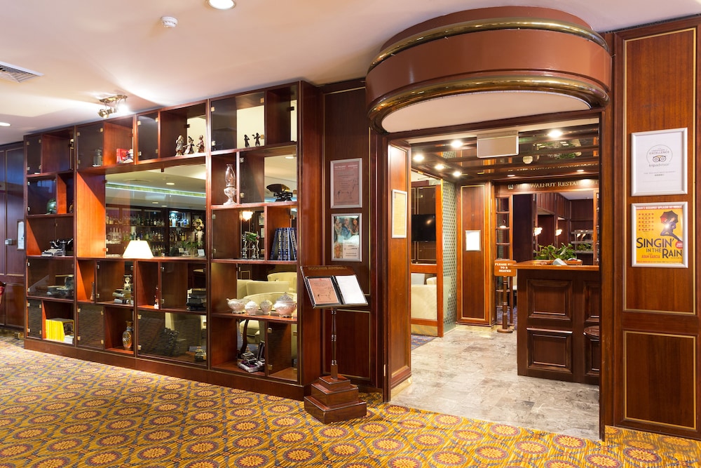 Royal on the Park Hotel and Suites 26/57