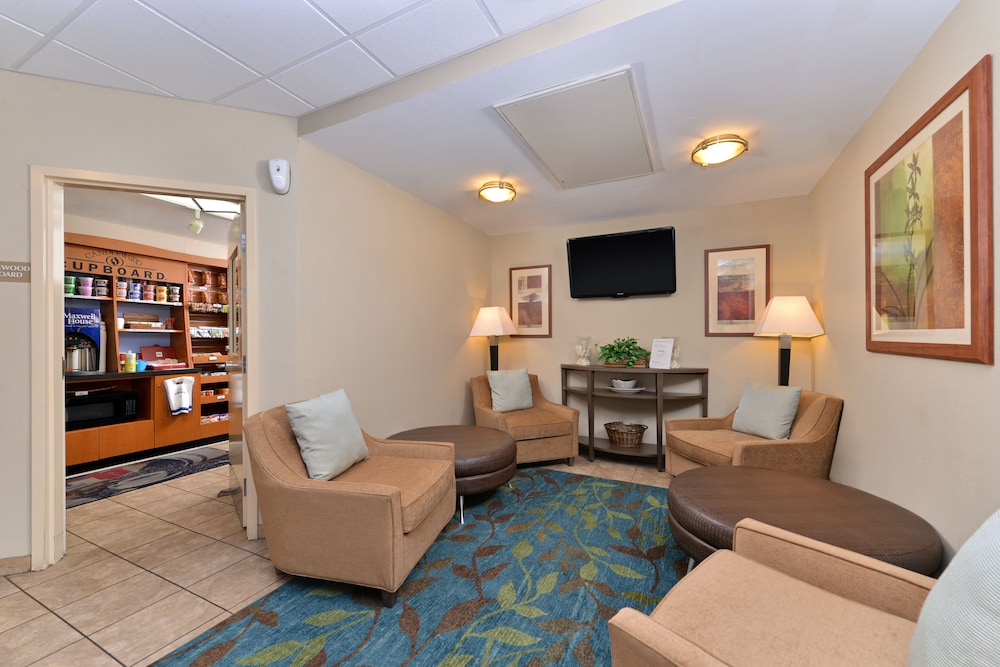 CANDLEWOOD SUITES BLUFFTON - HILTON HEAD 45/73
