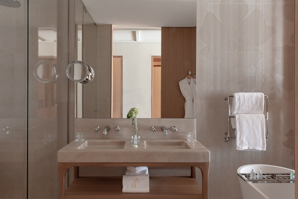 GARDEN, JUNIOR SUITE