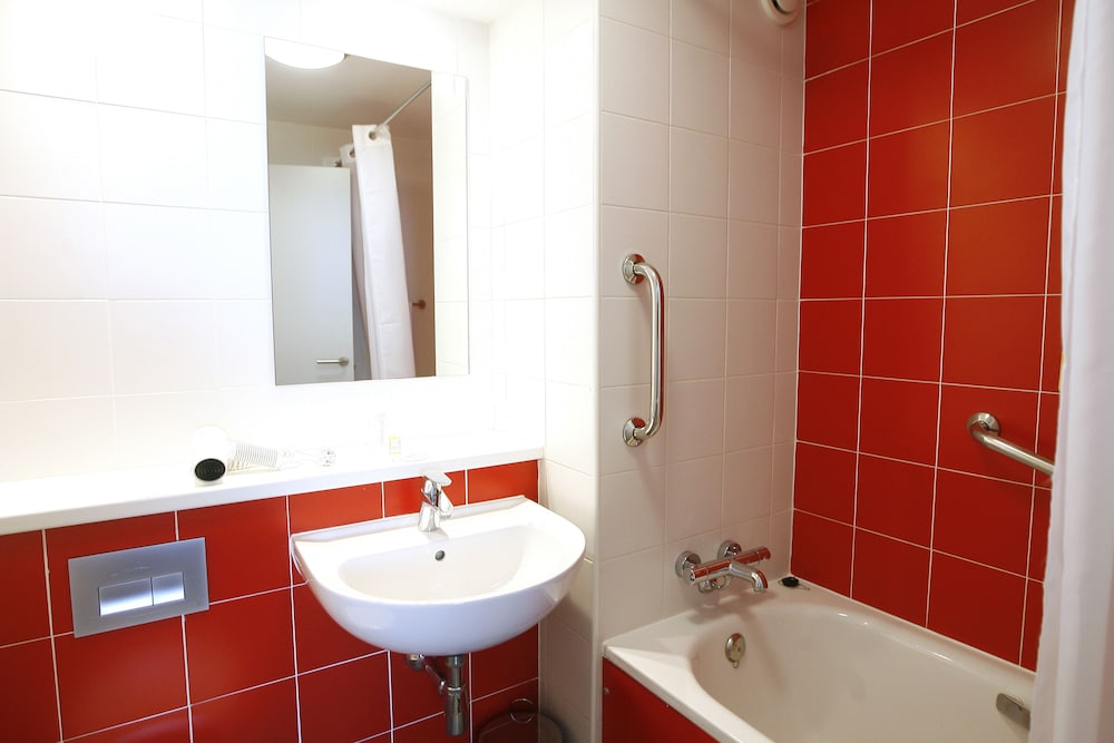 Travelodge Madrid Metropolitano 16/63