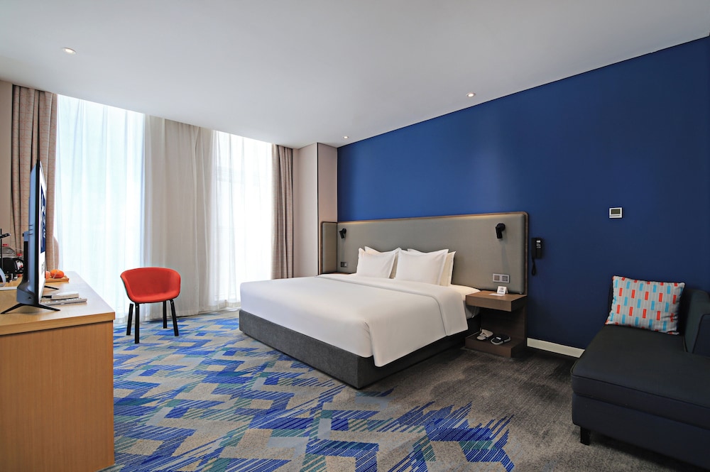 Space, Suite, King Bed