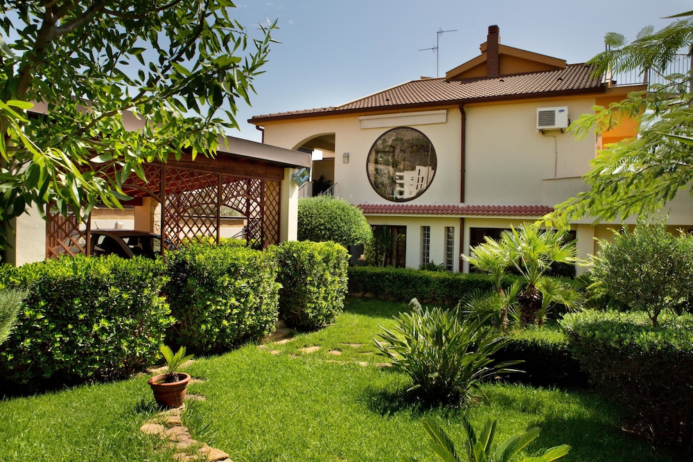 Il Mandorlo 3/44