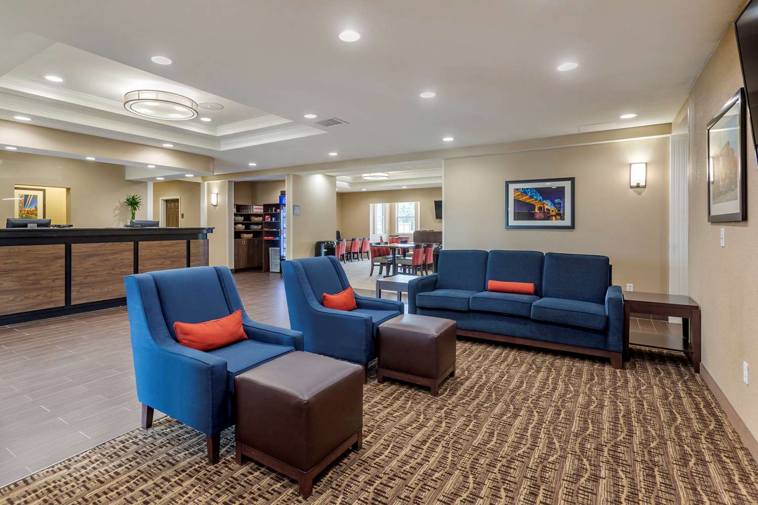 Comfort Suites Clarksville near Governors Square Mall 21/38