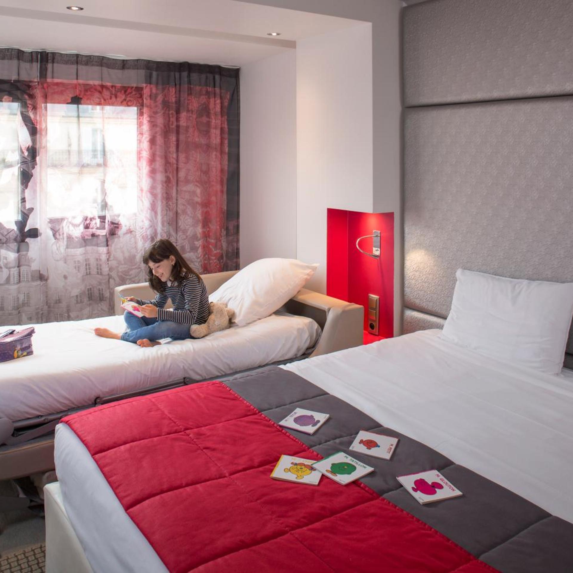 غرفة سوبيريور بسرير كينج مع أريكة، Hotel Mercure Paris Montmartre Sacre-Coeur 4/10