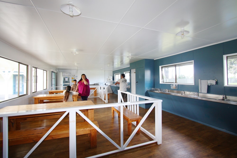 Waikanae Beach TOP 10 Holiday Park 6/50