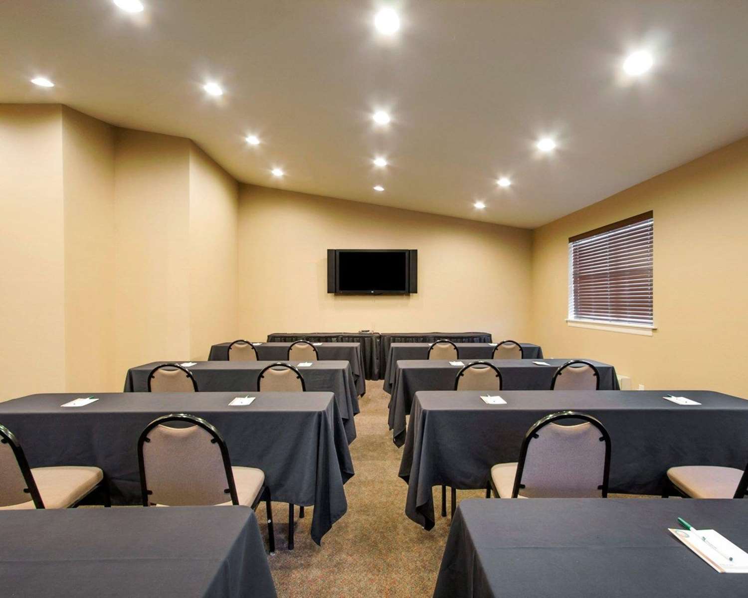 Quality Inn & Suites Springfield - Eugene North 25/25