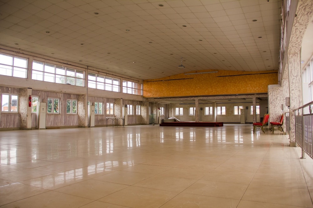 Glasshouse Hotel And Suites 19/35