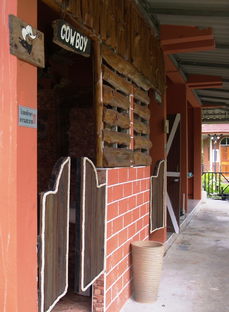 Cowboy Farm Resort Pattaya 5/39
