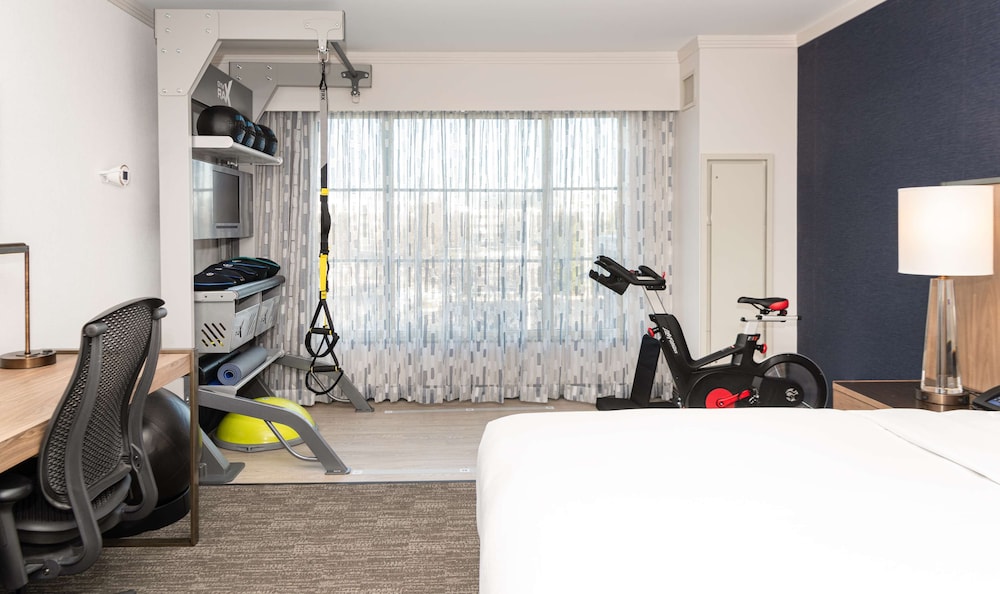 Hilton Columbus Polaris 34/85