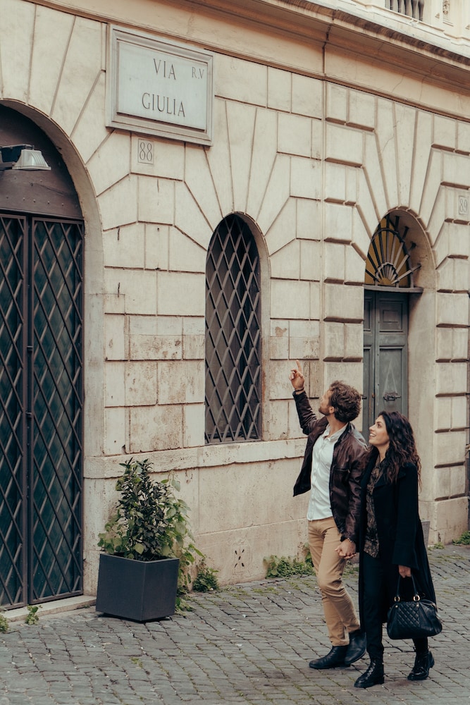 Relais Giulia 8/85