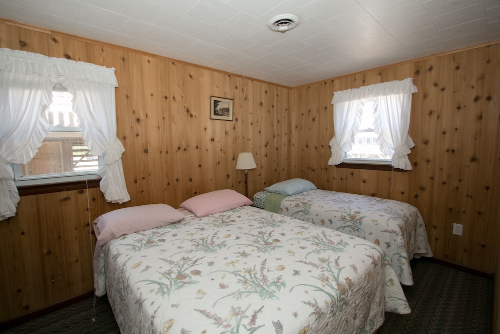 Multiple Bedrooms, House, 4 Beds, Ocean Front