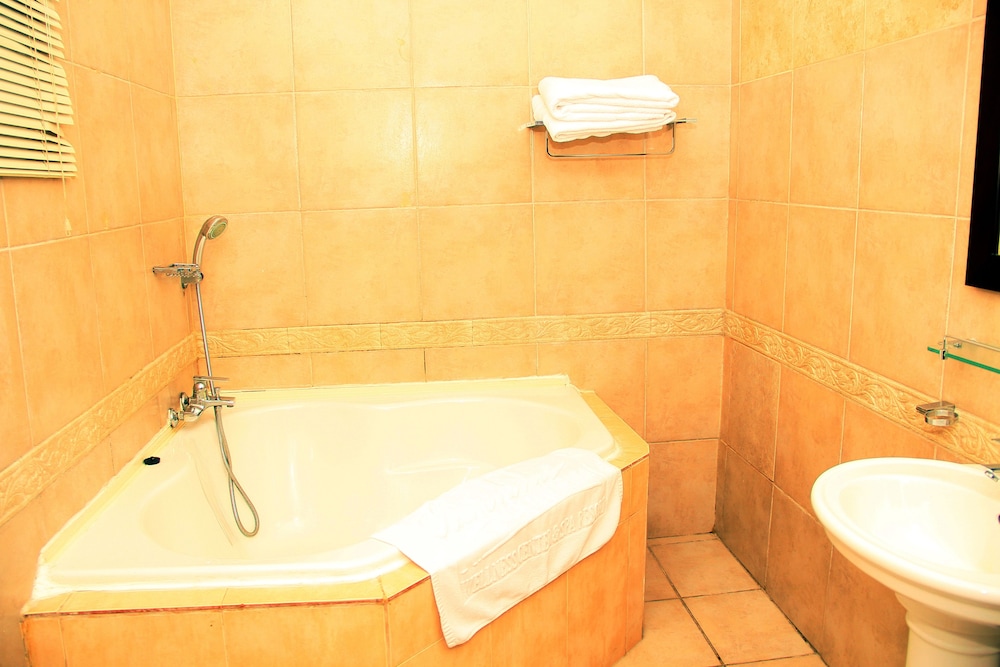 Clear Essence California Spa And Wellness Resort 62/64