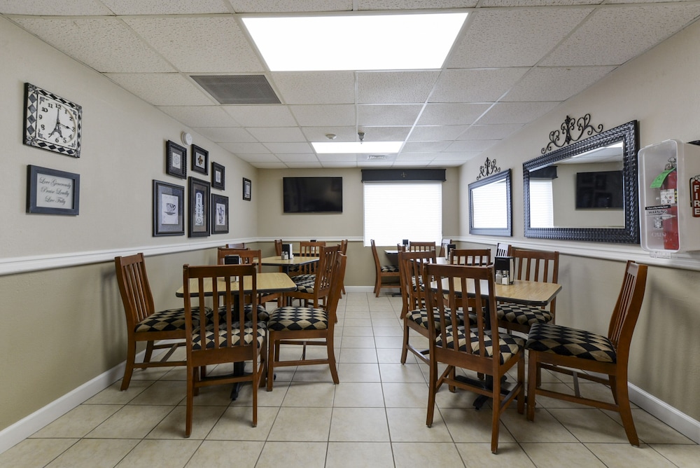 Grand View Inn and Suites 34/42