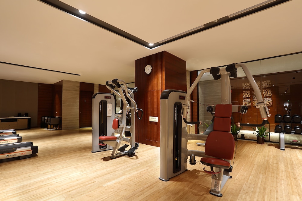 HUALUXE YANGJIANG CITY CENTER 40/79