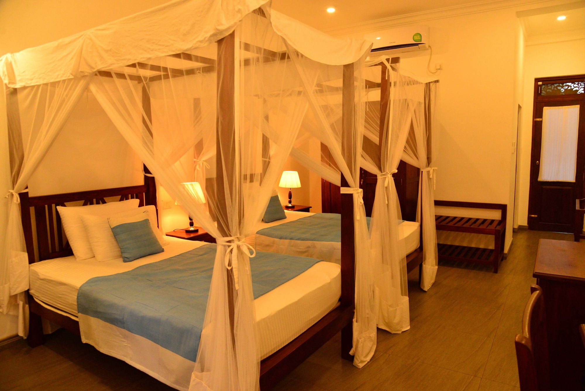 2 BEDROOMS, CONNECTING, FAMILY SUITE, DELUXE