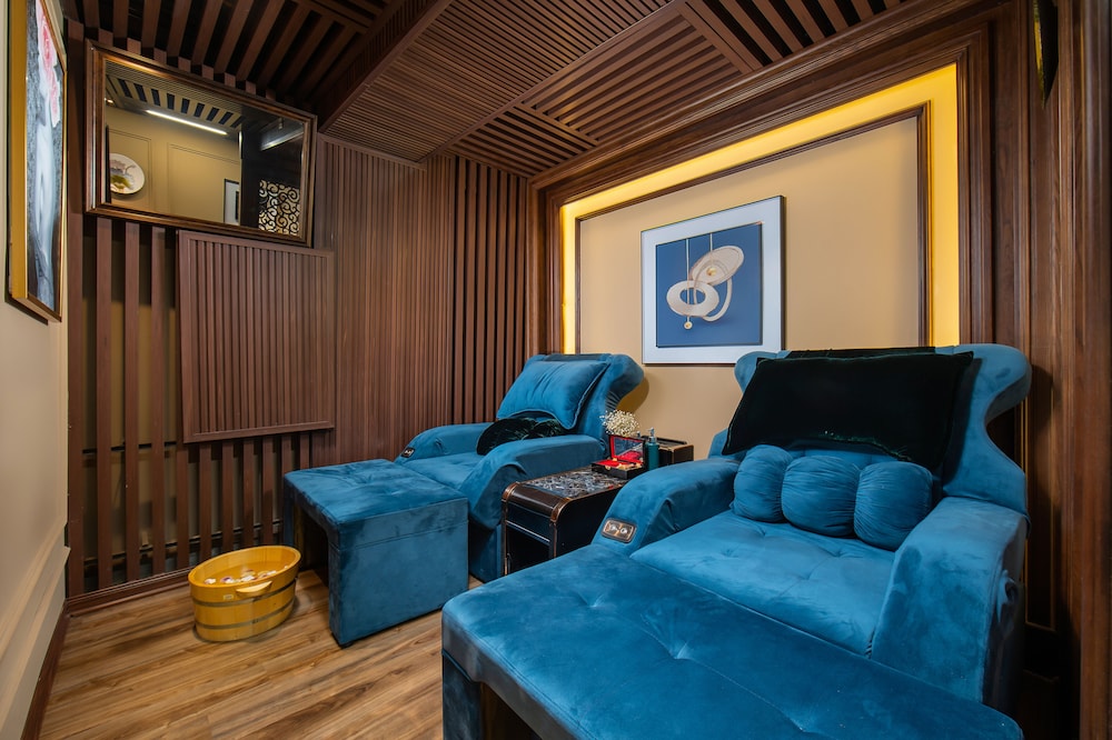 The Q Hotel 34/50