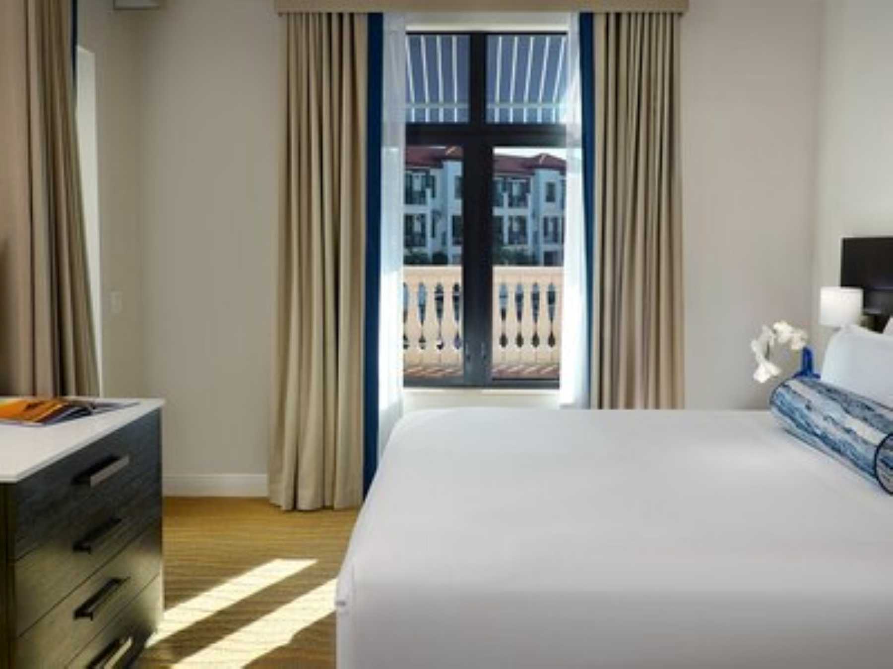 2 Bedrooms, Suite, Sun Deck