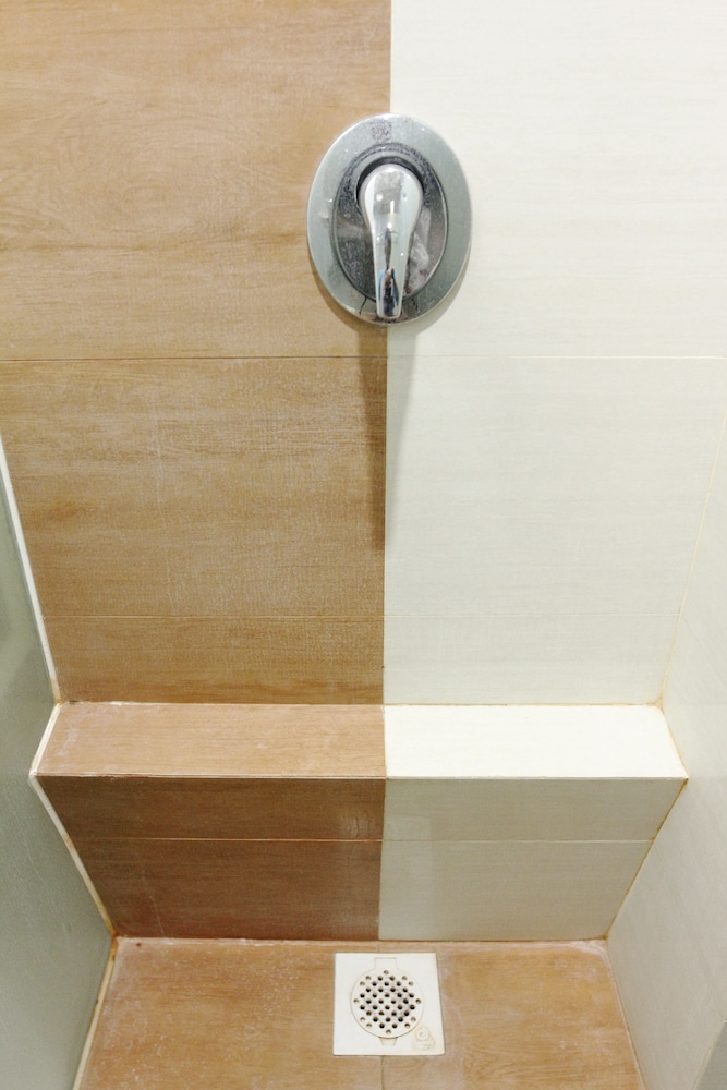 Business Hotel Tomang Jakarta 44/64