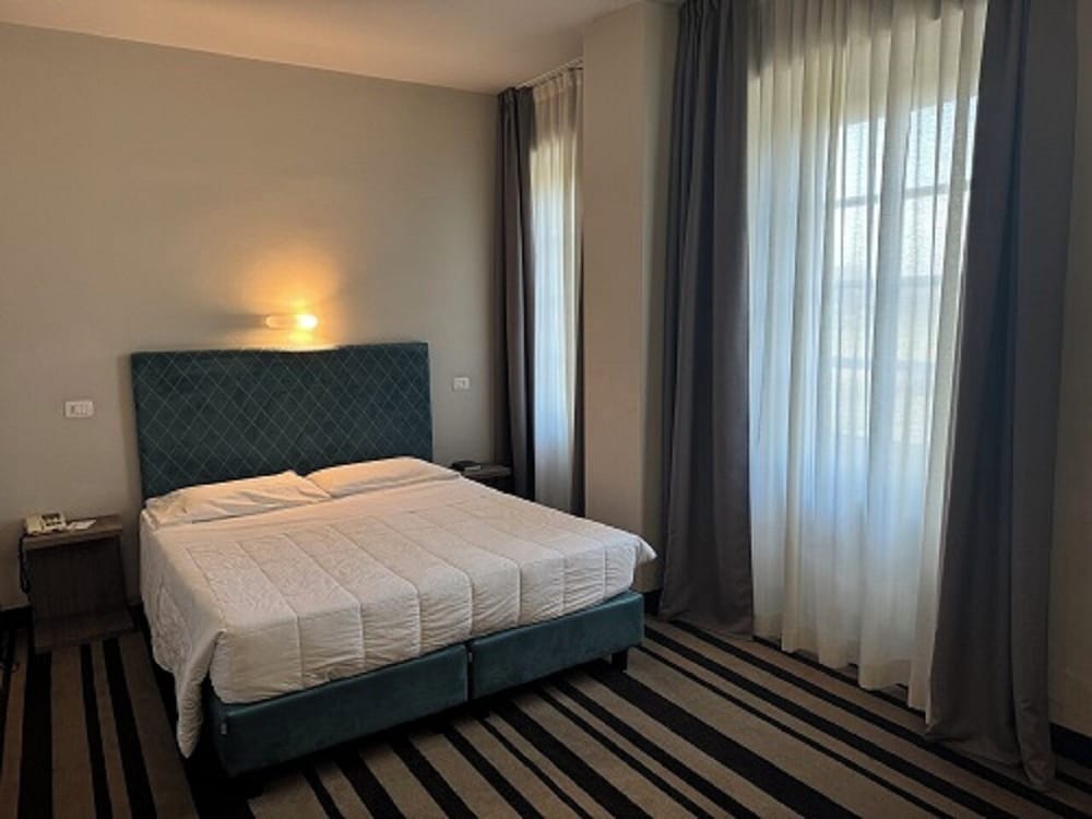 STANDARD, DOUBLE BED, NO ELEVATOR