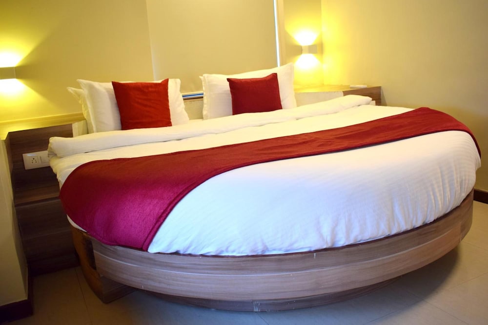 SRTC Hotel Aspire 9/28