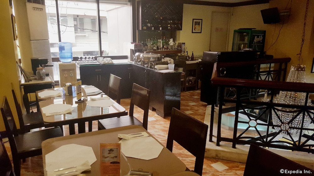 Lourdes Family Suites Makati powered by Cocotel 31/41