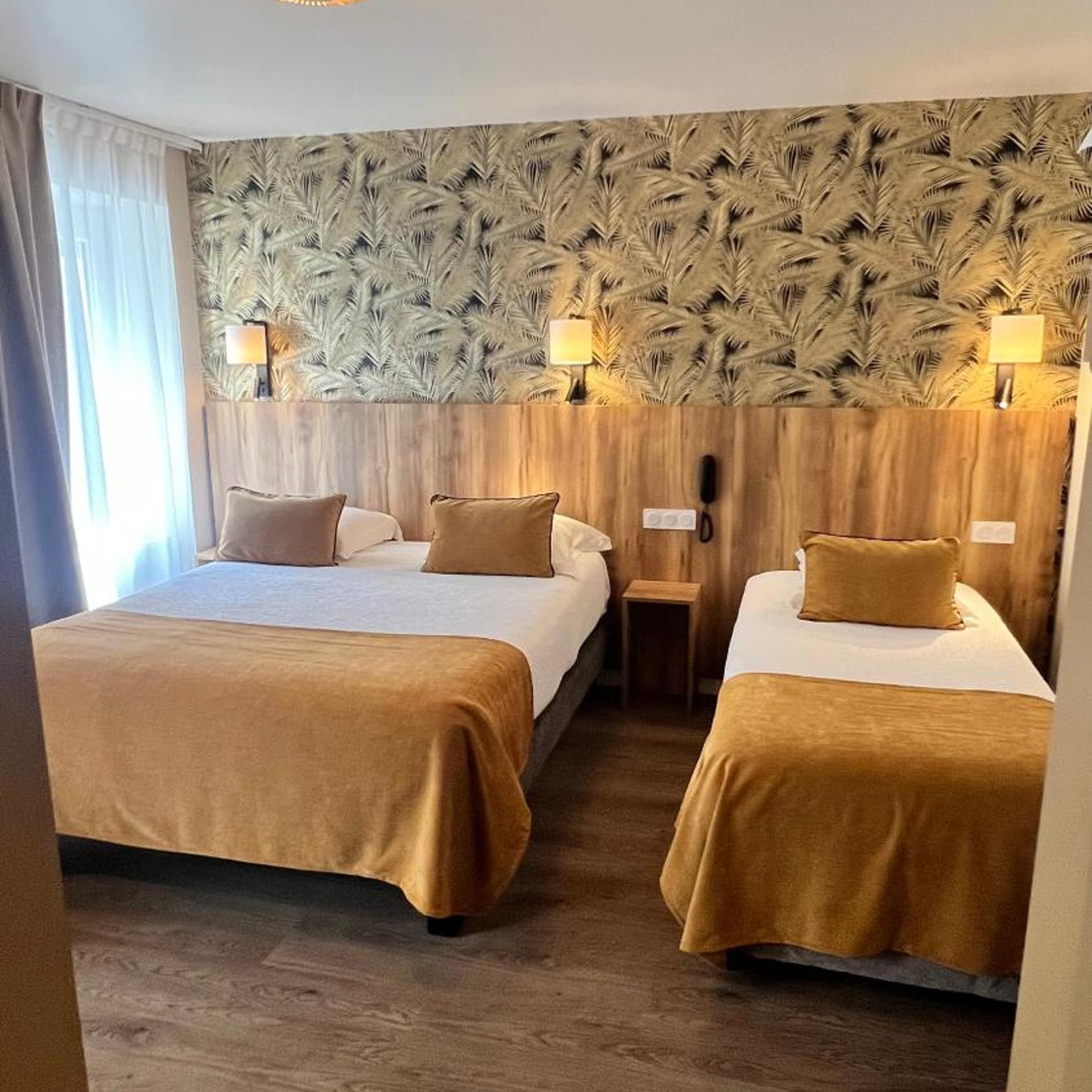 HÔTEL AZALÉES 13/50