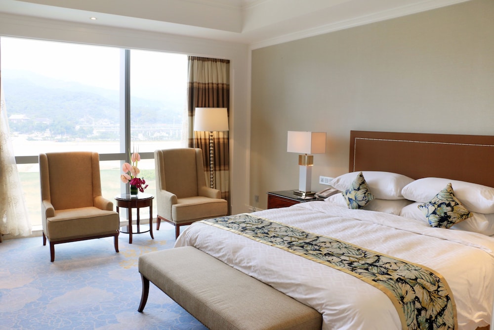 Fuzhou Jeurong Hotel 12/72