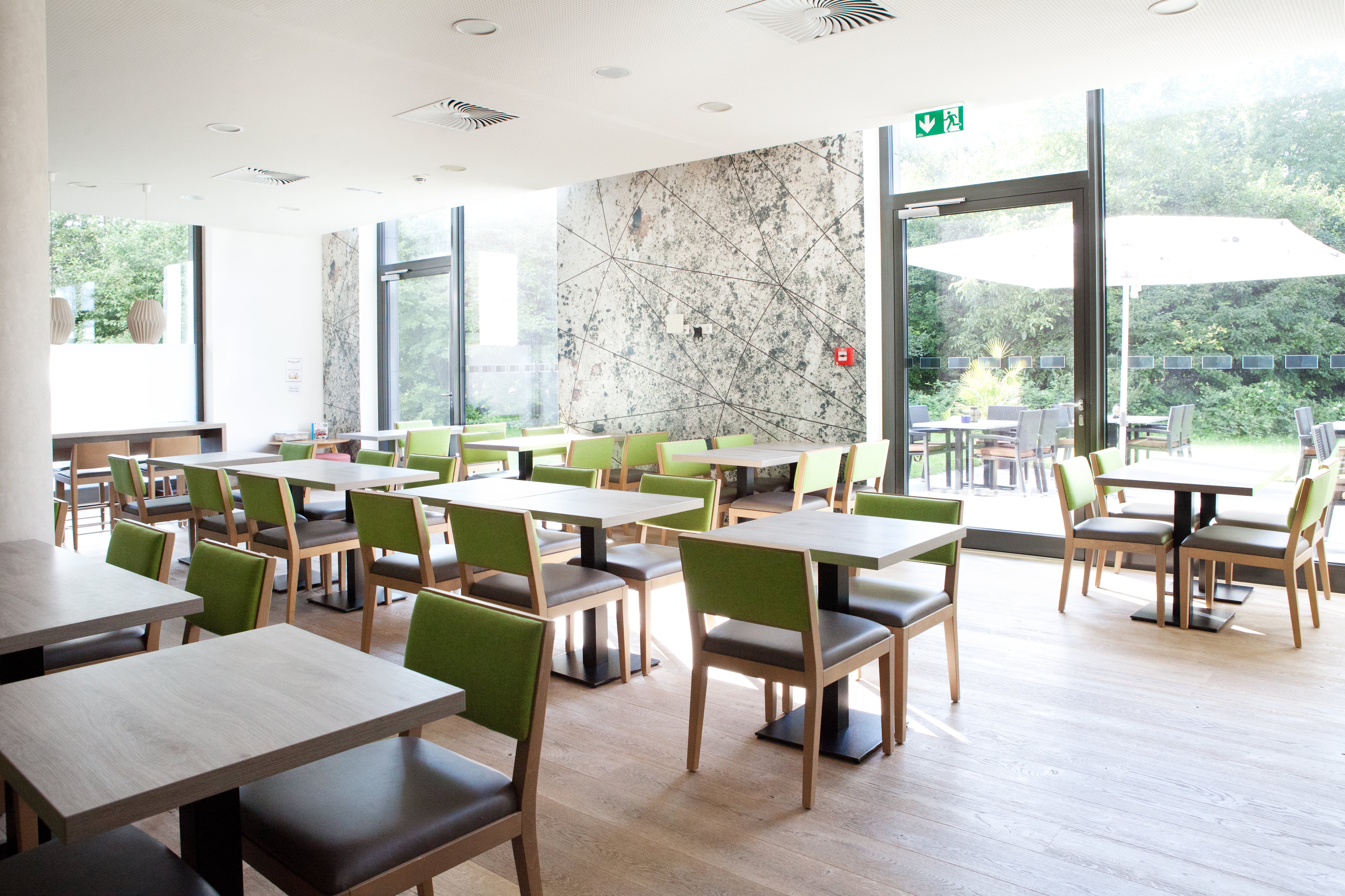 Holiday Inn Express Friedrichshafen 54/76