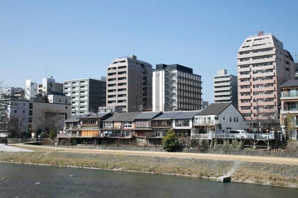 R B Hotel Kyoto Shijokawaramachi 23/26