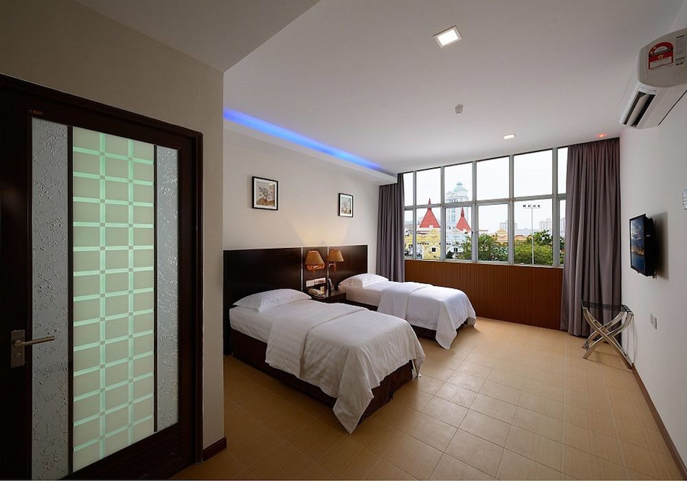 ERNES Hotel Bandar Perda 9/25