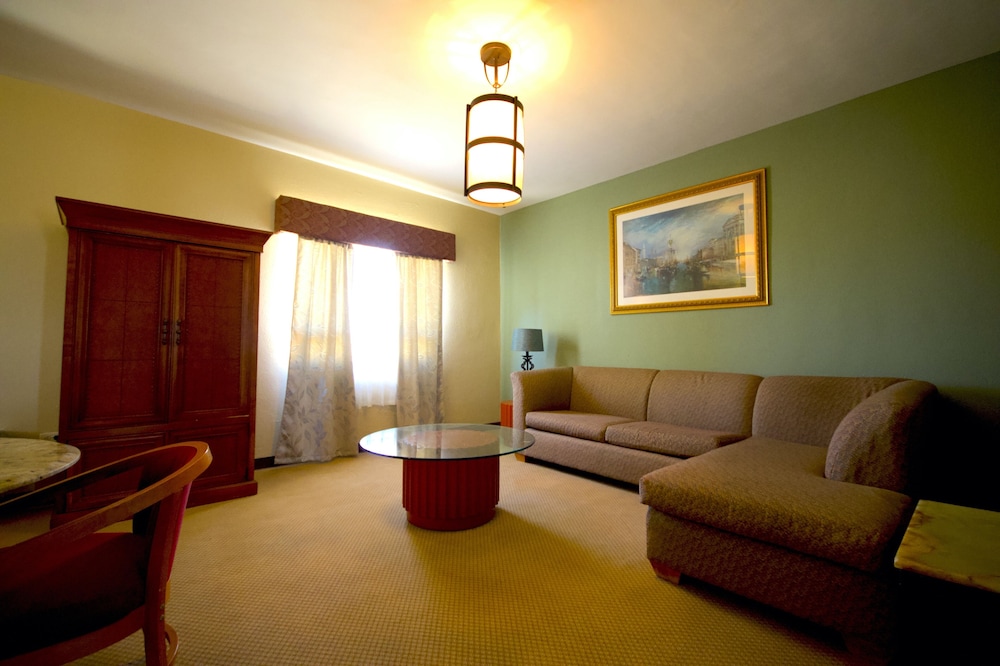 Hotel Consulado Inn 36/46