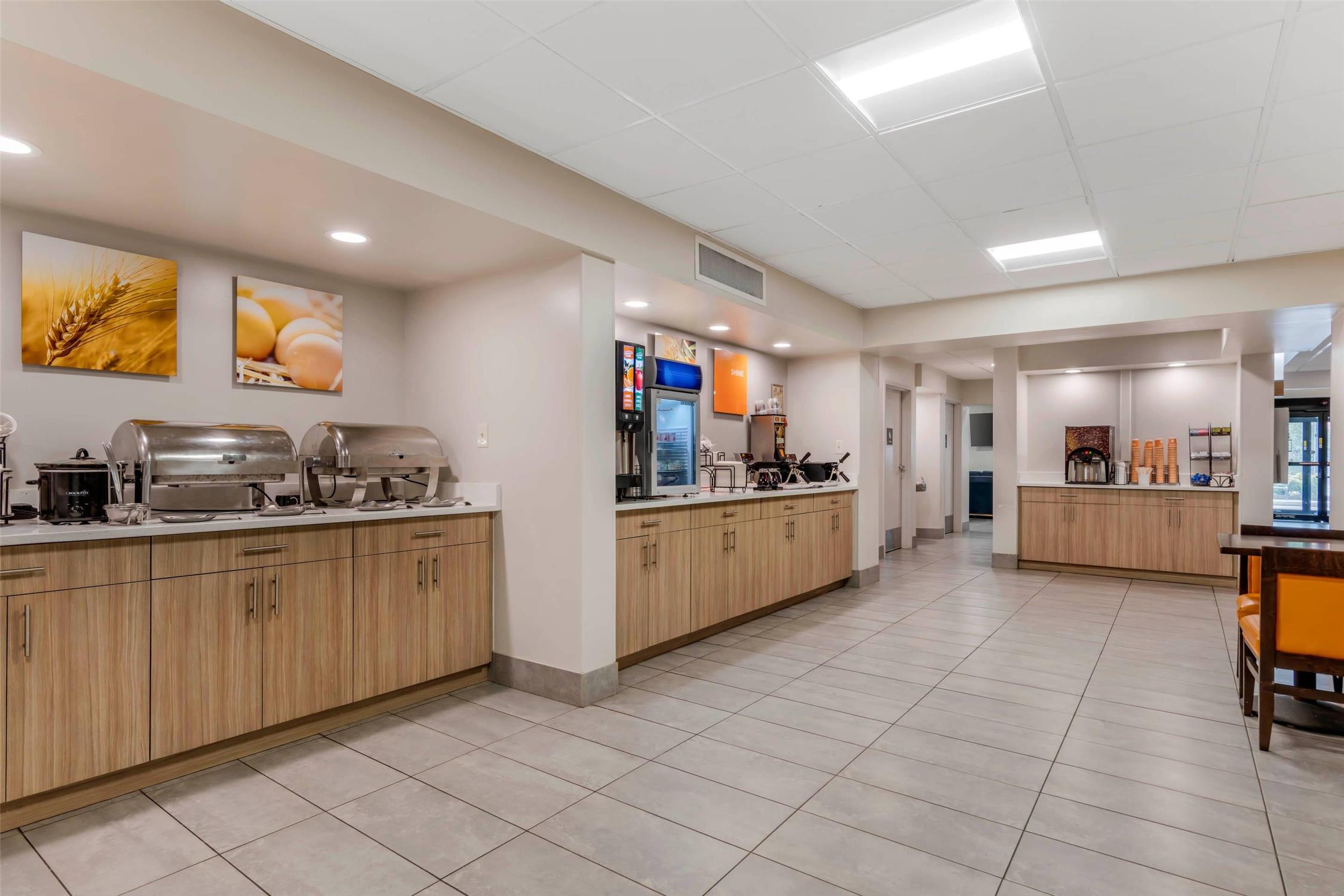 Comfort Inn & Suites Clemson - University Area 9/49