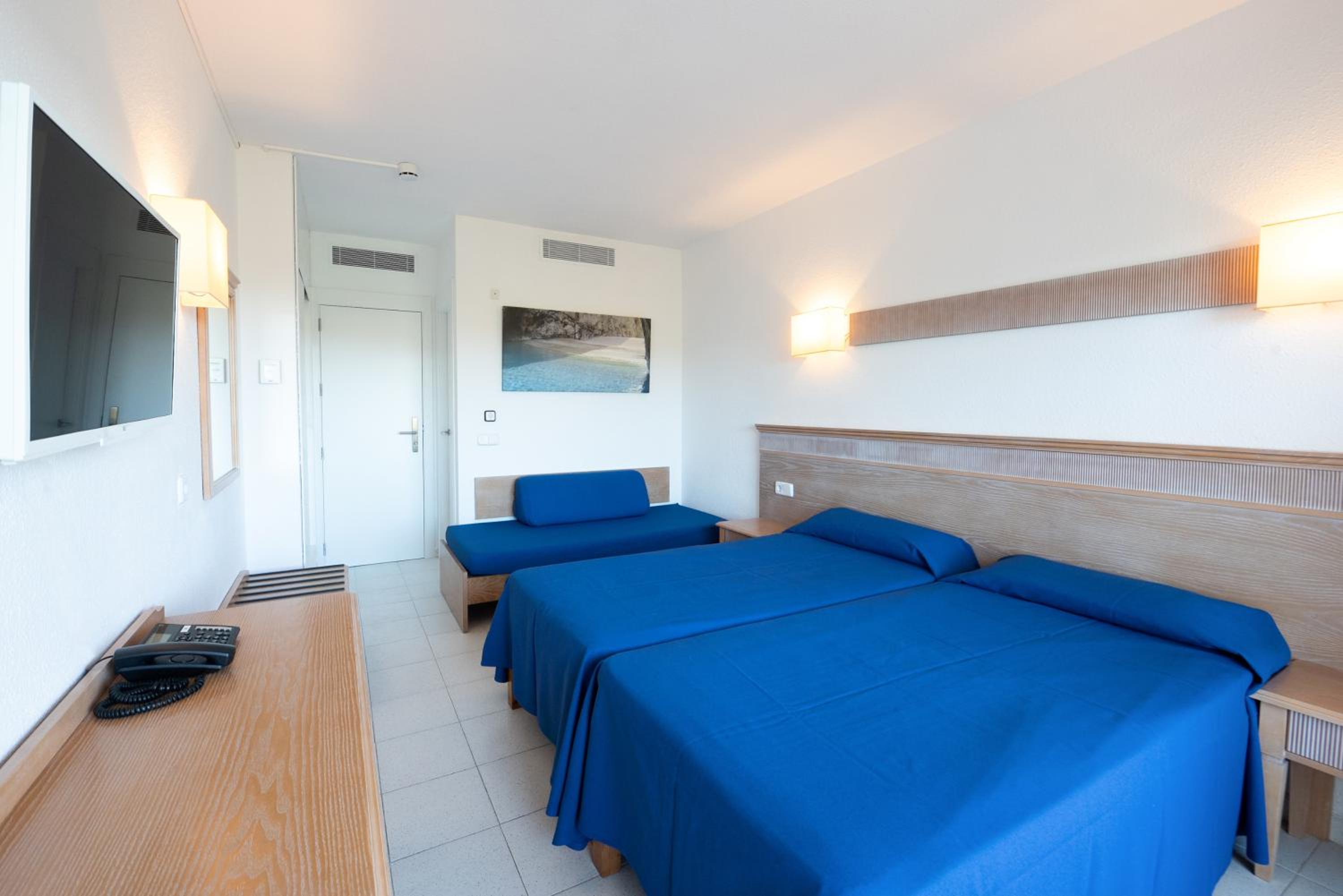 Room, Twin Beds