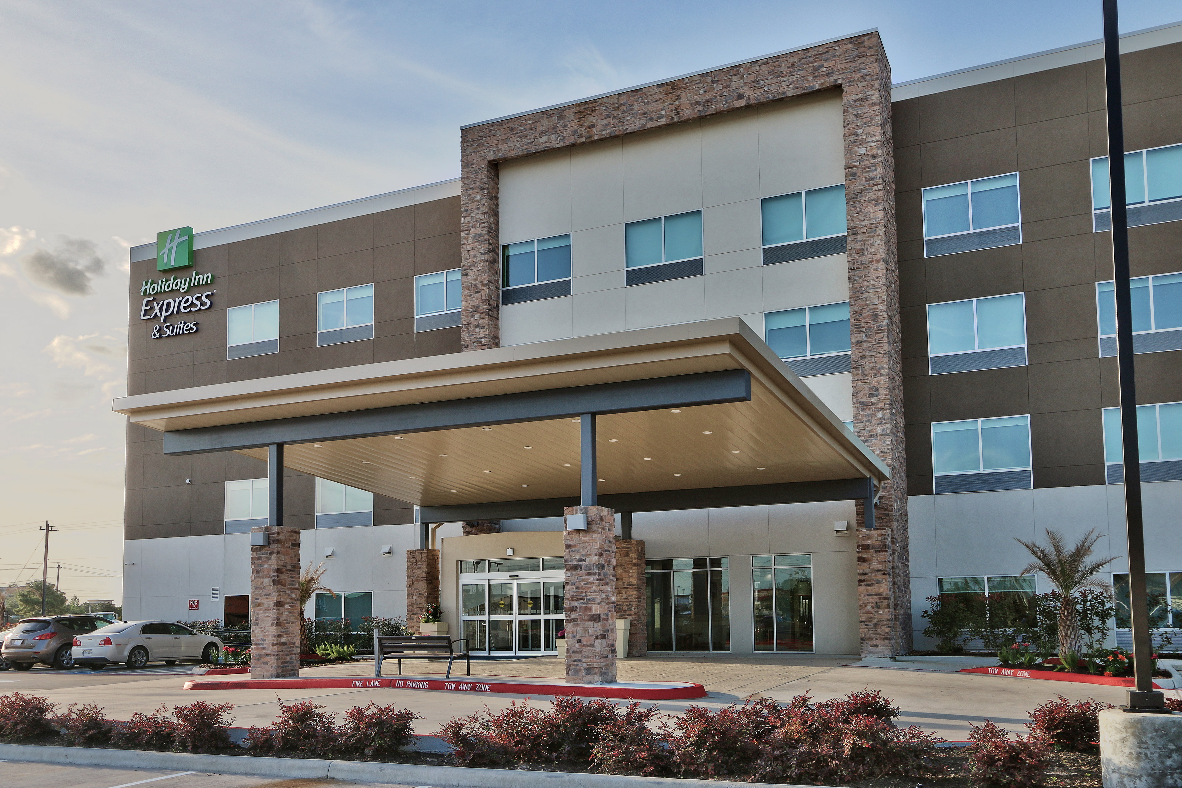 Holiday Inn Express & Suites Houston East - Beltway 8 4/53