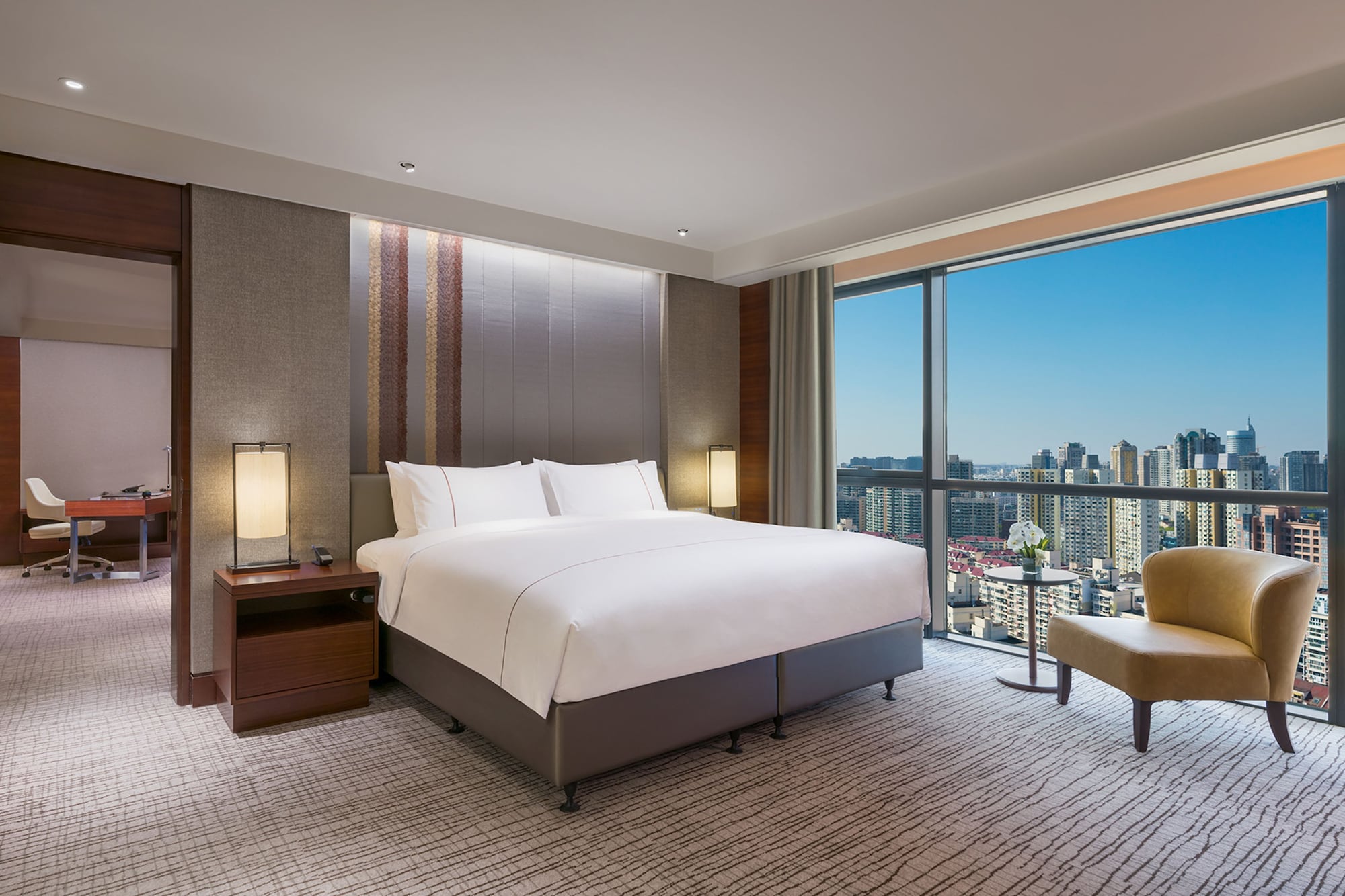 Club, Deluxe, Suite, King Bed