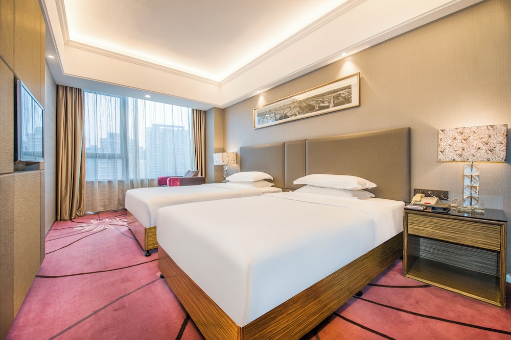 SUPERIOR TWIN BED ROOM