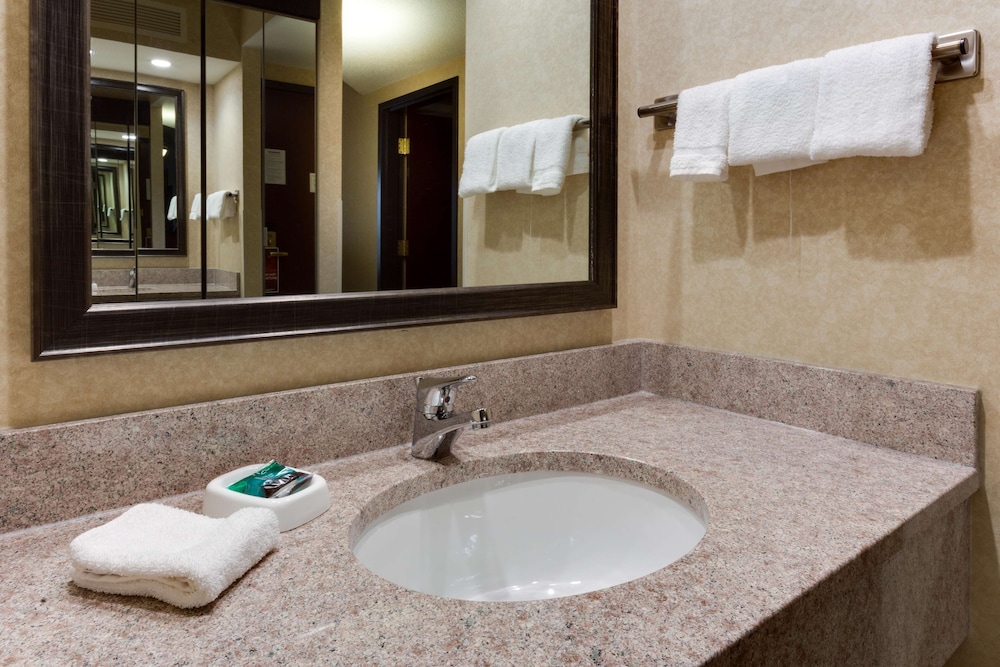 Drury Inn And Suites Birmingham Southeast 48/48