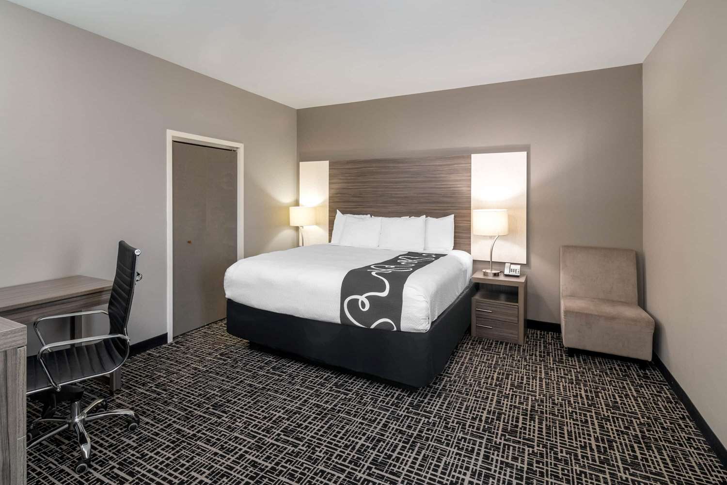La Quinta Inn & Suites by Wyndham Forsyth 16/45