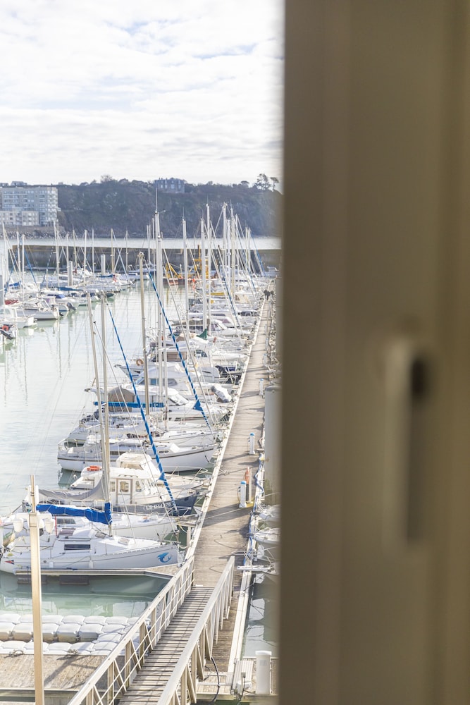 Ibis Granville Port De Plaisance 61/63