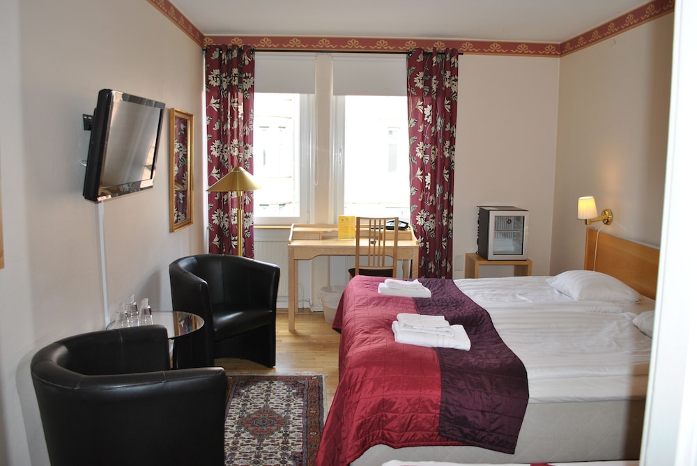 Solsta Hotell 35/42