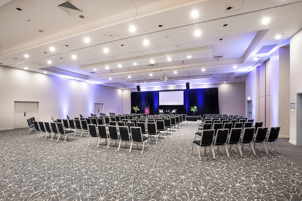 Sage Hotel Wollongong 62/75