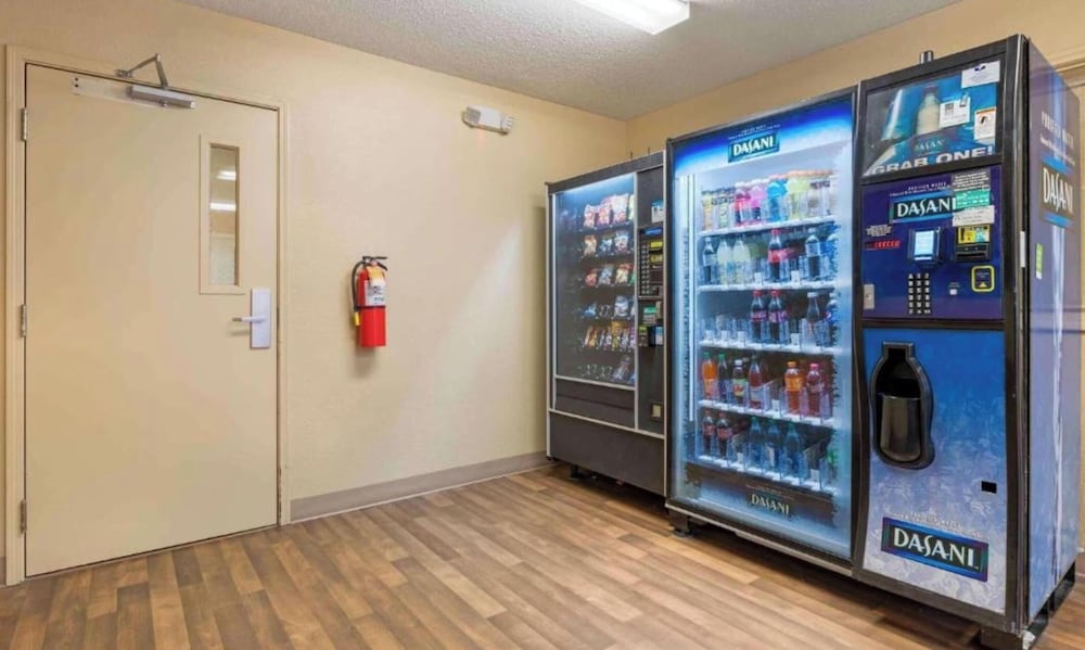 Studio 6 Extended Stay South Bend Mishawaka South IN 11/60