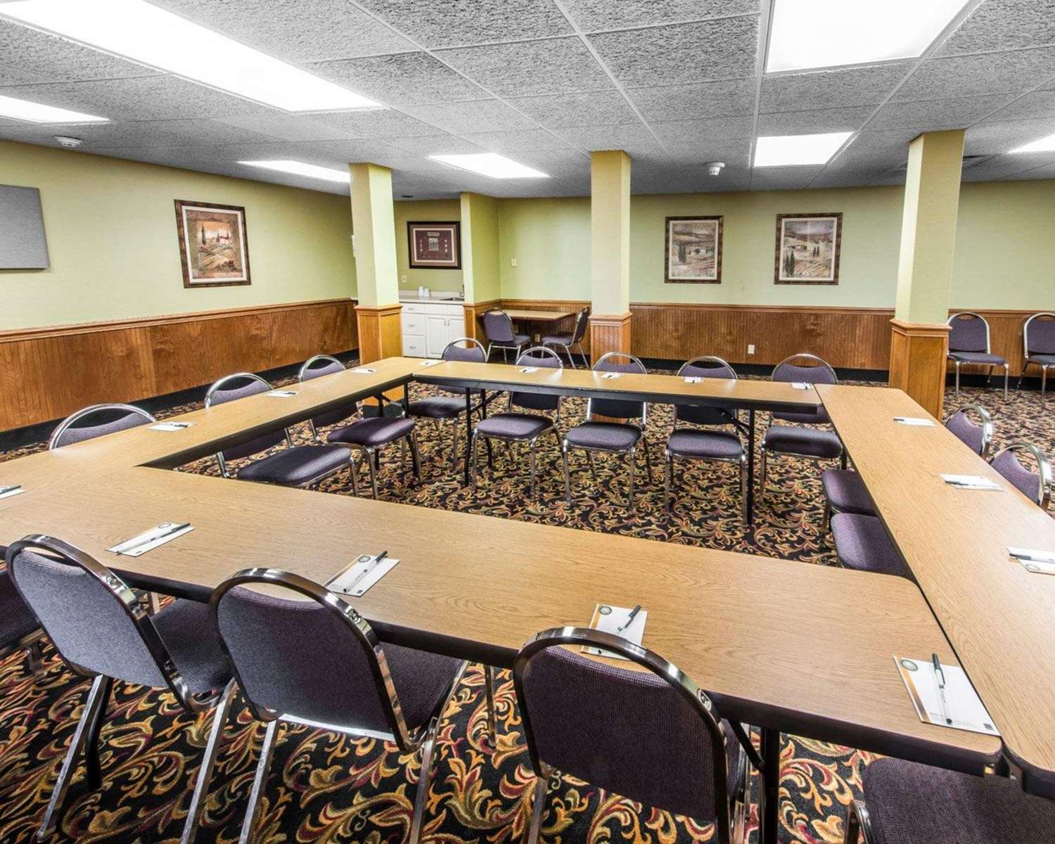 Quality Inn & Suites Erie near Casino 27/32