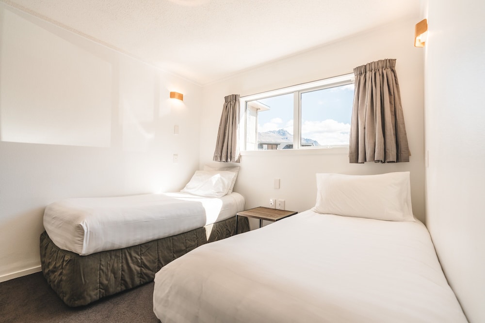 Blue Peaks Lodge and Apartments 21/63