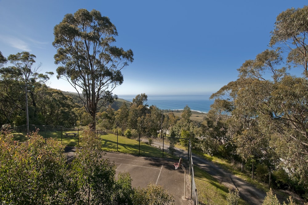 BEACON POINT OCEAN VIEW VILLAS 57/70