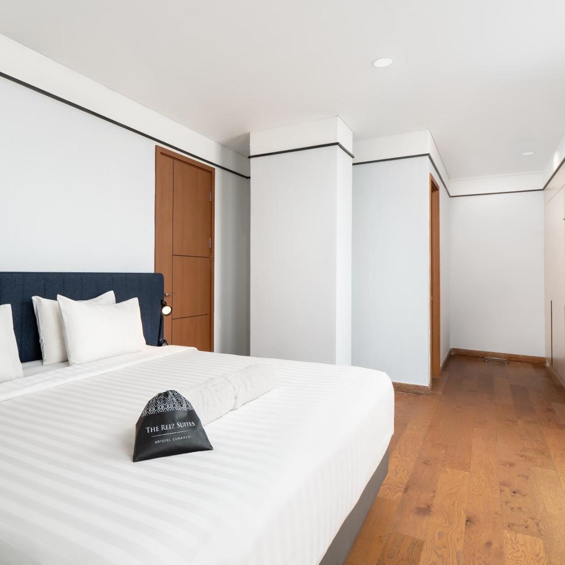 Deluxe, Suite