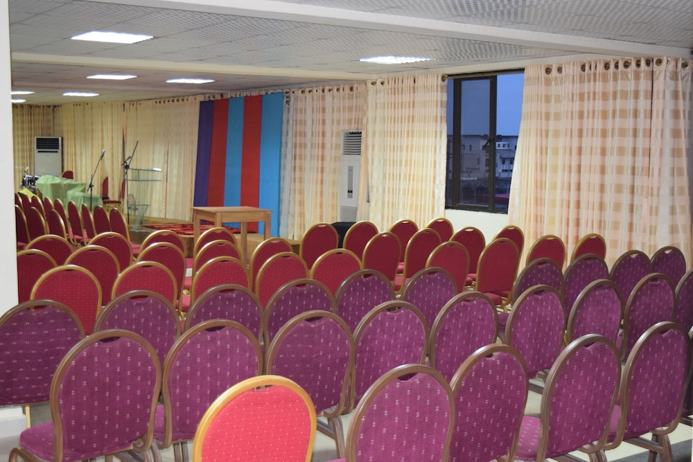 Citilodge Hotel Lagos 60/66