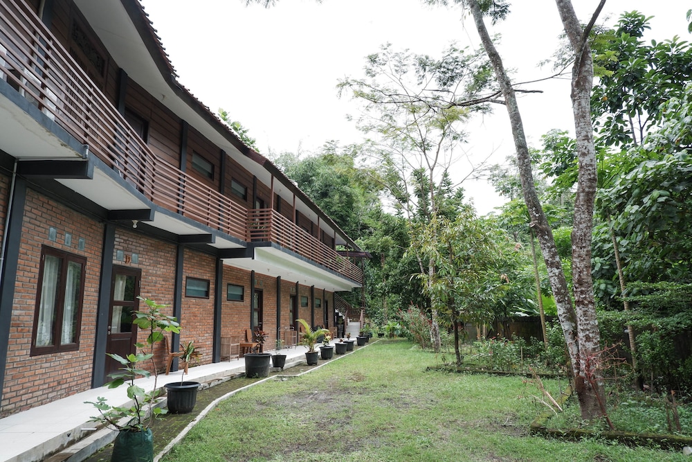 OYO 550 Kebon Krapyak Cottage Syariah 34/42