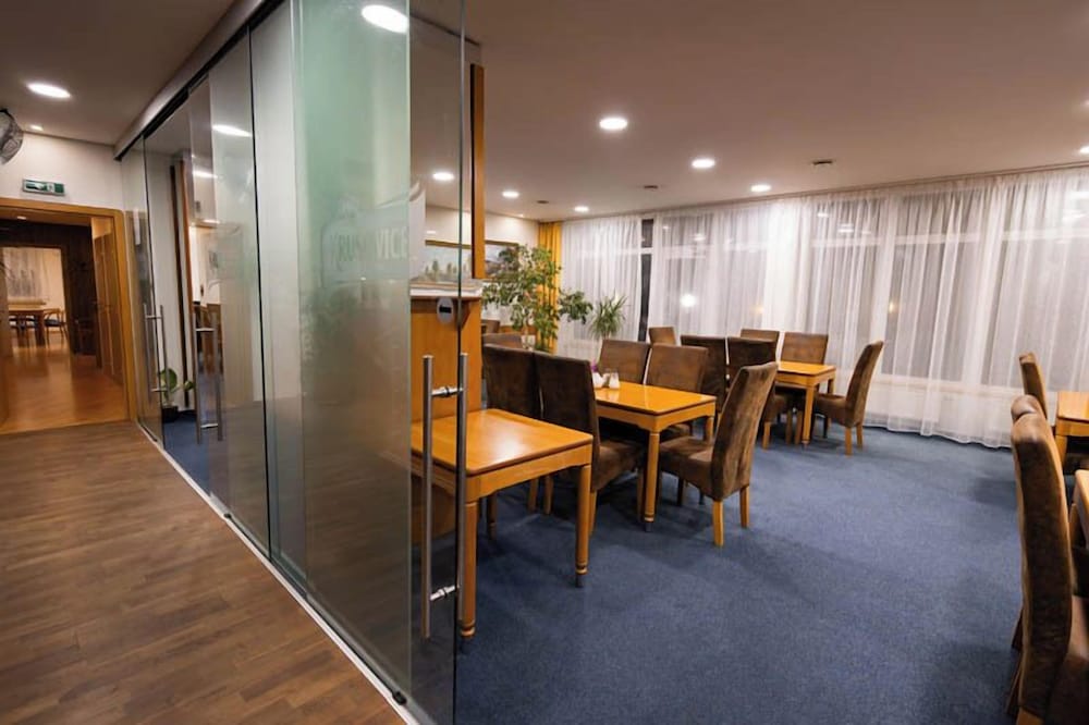 Hotel Atrium 54/73