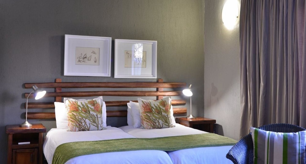 Ebundu Lodge 28/79